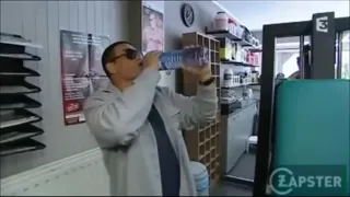 J'adore l'eau, dans 20, 30 ans y en aura plus - Jean Claude Van Damme
