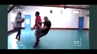 Kick par derrière