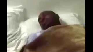Homme se réveille tête en feu