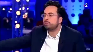 Qu'est ce que tu fais là, tu arrêtes, on est pas là pour ça