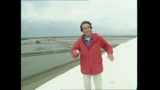 Ici on récolte la moitié du sel français - C'est pas sorcier